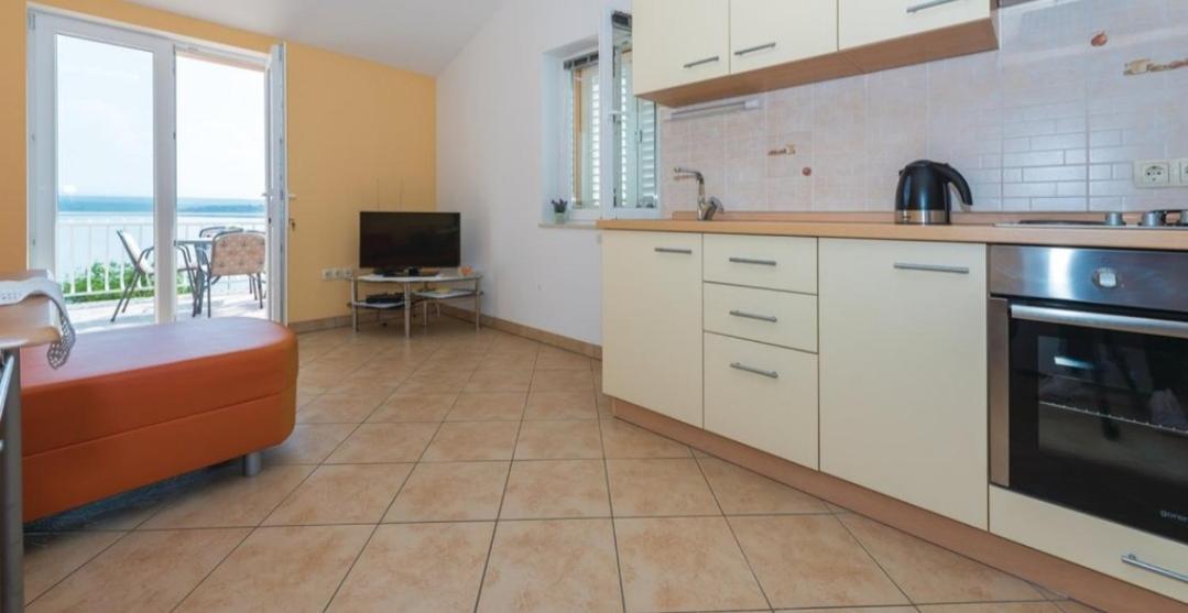 Apartment Petra Raslina Екстер'єр фото
