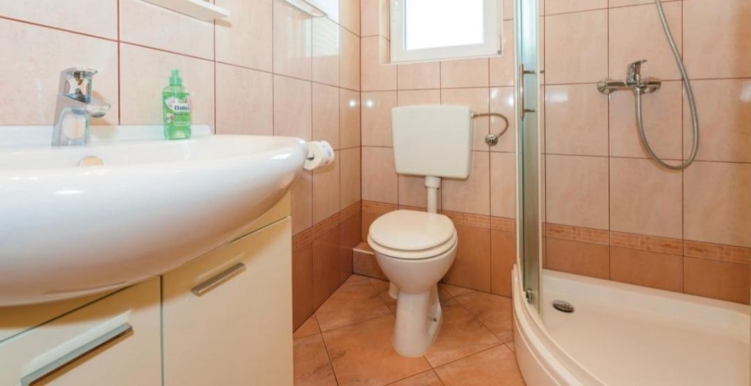 Apartment Petra Raslina Екстер'єр фото