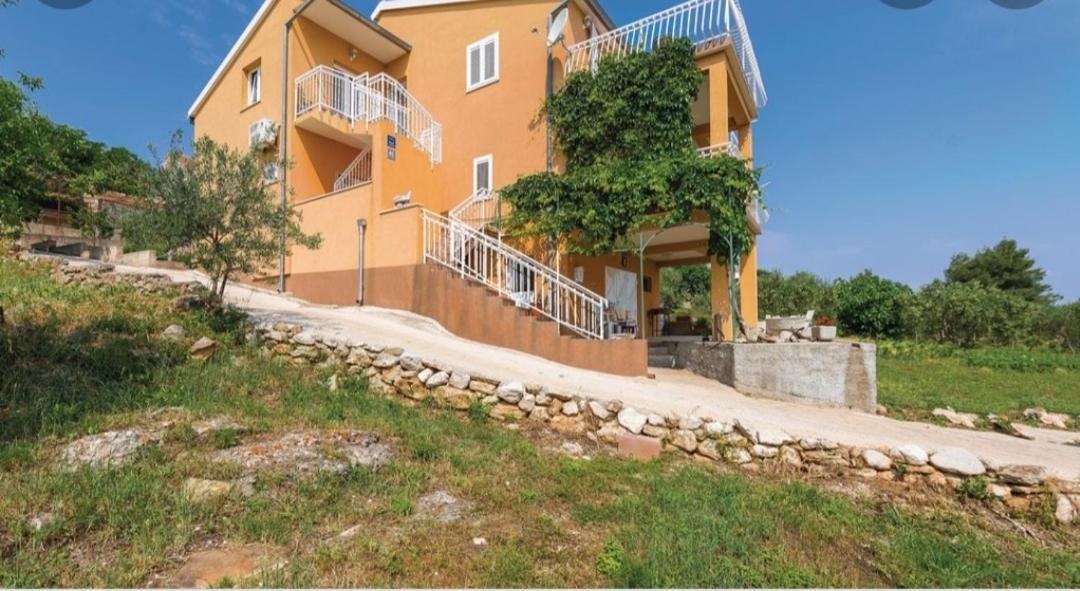 Apartment Petra Raslina Екстер'єр фото